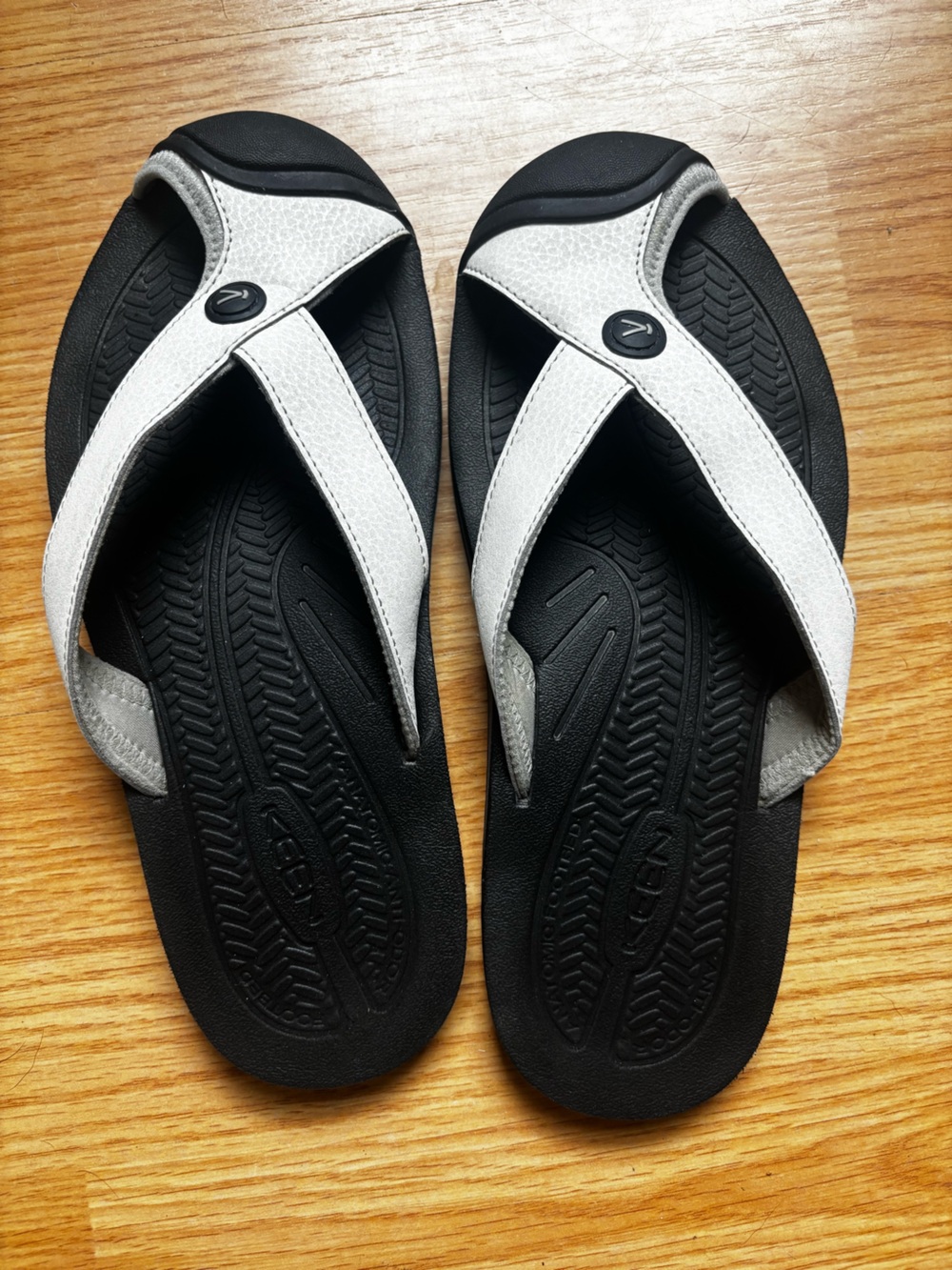 Keen Waimea flip flops white good condition summer beach pool vacation outdoor 8 - Picture 5 of 5